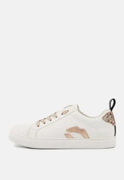 Bons baisers Betty|Betty