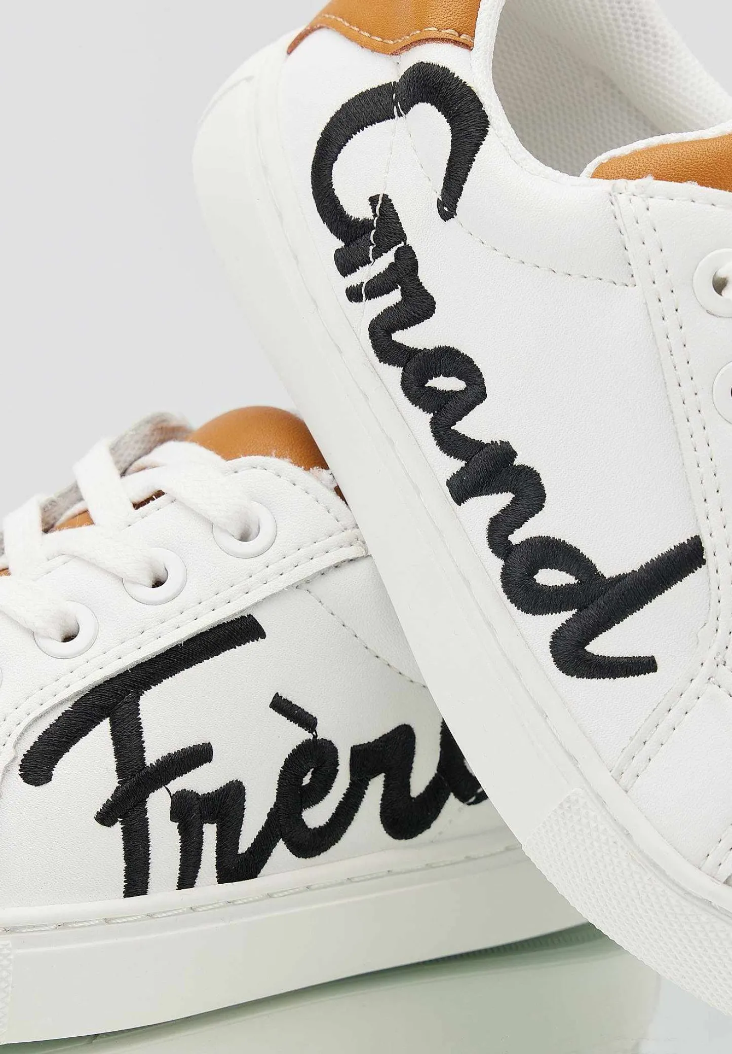 Bons baisers Mini|Mini-Simone