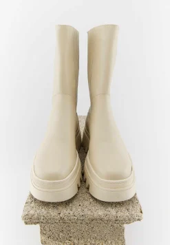 Bons baisers Bottes Et Bottines|Peut
