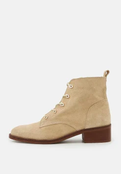 Bons baisers Bottes Et Bottines|Wanda